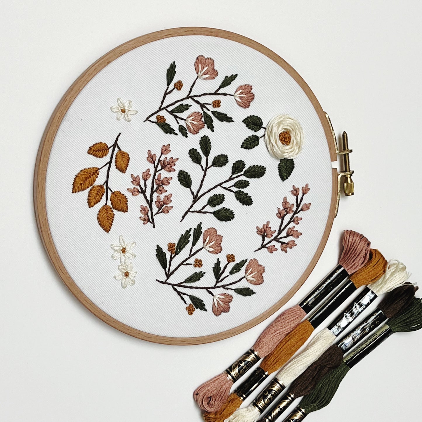 Meadow Wildflowers Embroidery Kit | Botanical Embroidery | Bouquet | Floral | Flower Embroidery | Vintage Flower Embroidery