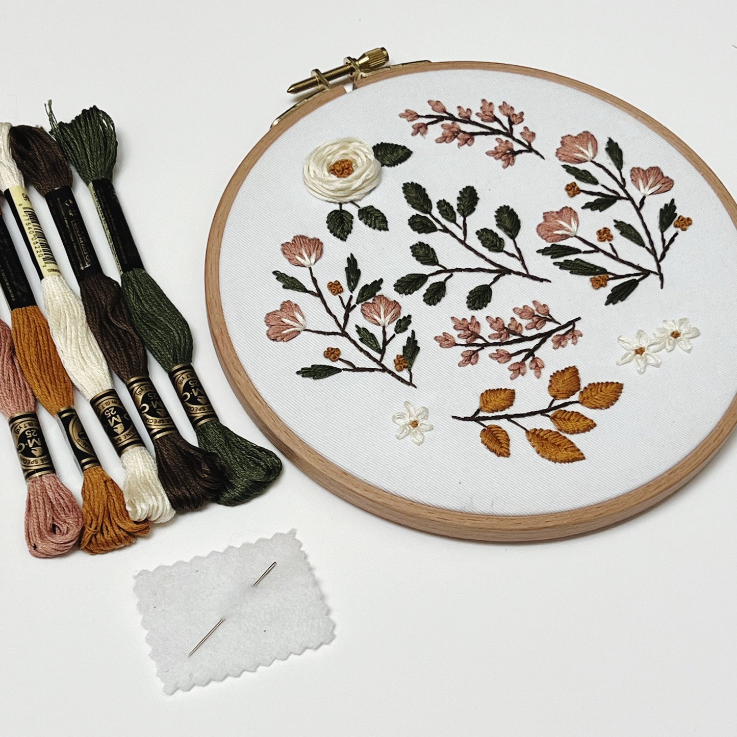 Meadow Wildflowers Embroidery Kit | Botanical Embroidery | Bouquet | Floral | Flower Embroidery | Vintage Flower Embroidery